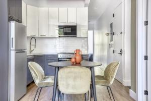 Una cocina o zona de cocina en Park Slope 2BR w WD nr Barclays Center NYC-908