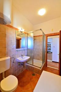 A bathroom at Villa Bobica Split
