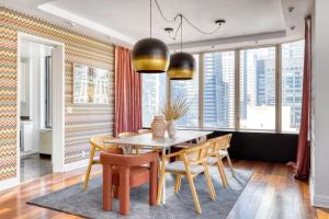 Photo de la galerie de l'établissement Midtown East 5br w balconies nr Central Park NYC-1086, à New York