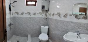 Baðherbergi á Nikolozi