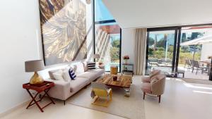 Zdjęcie z galerii obiektu Greenhills Marbella - Art Deco Villa Private Pool w mieście Mijas Costa