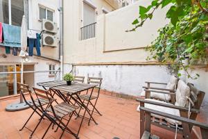 Khu vực ghế ngồi tại Flateli Poble Sec