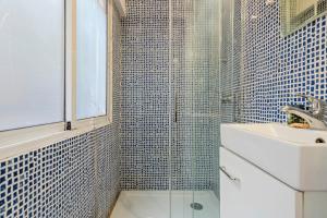 Kúpeľňa v ubytovaní Flateli Poble Sec + 25 fotografií