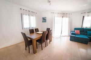 Posezení v ubytování Villa el Roque