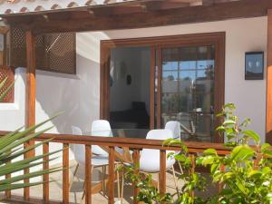 Fotografia z galérie ubytovania Stylish & Modern 1 bedroom suite on frontline of Playa del Duque v destinácii Adeje