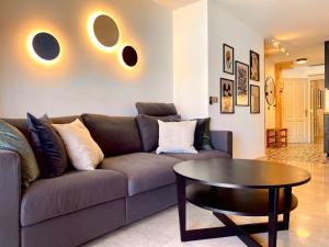 Fotografia z galérie ubytovania Stylish & Modern 1 bedroom suite on frontline of Playa del Duque v destinácii Adeje