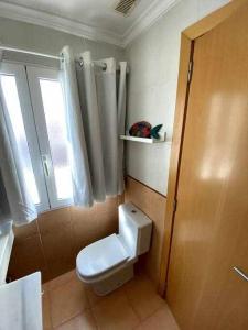 A bathroom at Directo a la playa con vistas del mar