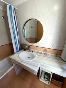 A bathroom at Directo a la playa con vistas del mar