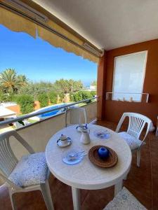 The swimming pool at or close to Directo a la playa con vistas del mar Még 32 kép