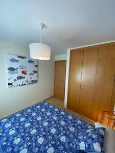 A bed or beds in a room at Directo a la playa con vistas del mar