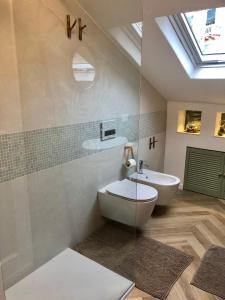 A bathroom at La Mansarda di San Lorenzo