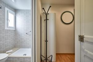 Kúpeľňa v ubytovaní BBarcelona Montjuic Apartment