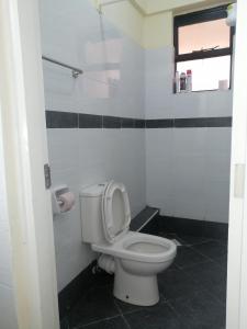 Koupelna v ubytování CBD Nakuru luxurious Studio-Nash