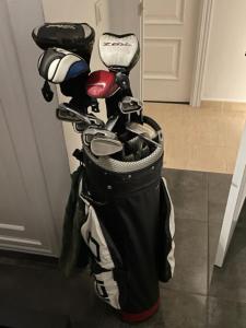 Zaplecze golfowe tego apartamentu lub w pobliżu