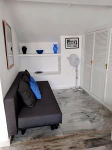 Posedenie v ubytovaní Monte Duquesa - 4 bedroom apt, 3 bathrooms close to Port and Beach, communal pool