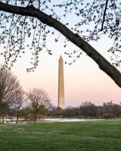 una vista del monumento de Washington en Washington DC en Kasa Alexandria Washington, en Alexandria