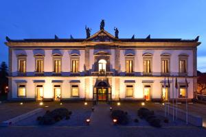 O edifício em que o hotel se localiza