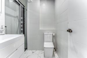 Kúpeľňa v ubytovaní Blaumar 6 G Roses - Immo Barneda