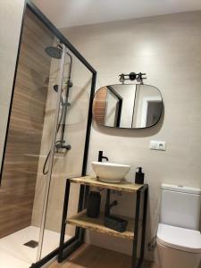 Ένα μπάνιο στο Nuevo Apartamento Sevilla centro, Trastamara 25
