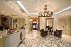 A seating area at Taxim Lounge Hotel Special Category