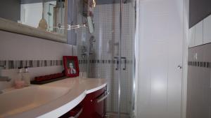 A bathroom at Квартира люкс в Милане (Appartamento di lusso a Milano)