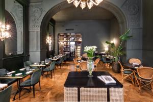A seating area at Palace Suite