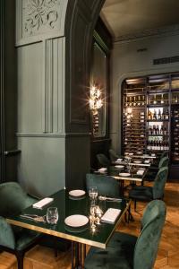 A seating area at Palace Suite