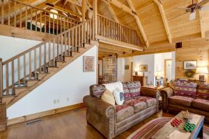 Foto dalla galleria di Family-Friendly Jasper Cabin with Deck! a Jasper