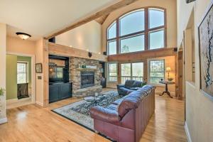 Fotografie z fotogalerie ubytování Spacious Seneca House about 7 Mi to Lake Keowee! v destinaci Seneca