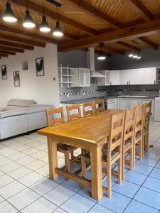 A kitchen or kitchenette at Grande maison récente avec vue