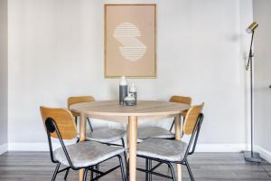 Foto dalla galleria di Sunnyvale 2BR w Gym Pool BBQ nr Apple SFO-658 a Sunnyvale