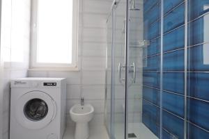 Et badeværelse på Apartment Ajuda Tagus River View + 36 billeder