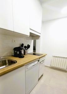 A kitchen or kitchenette at Narciso Tomé en San justo 4