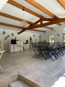 Zdjęcie z galerii obiektu Villa avec charme provençal w mieście La Tour-dʼAigues