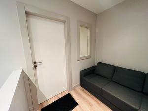 Gallery image of Ruim app. met grote garage in Ieper +4 photos