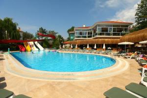 Bazén v ubytovaní Telmessos Select Hotel - Adult Only (+16) - All Inclusive alebo v jeho blízkosti