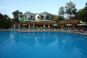 Бассейн в Telmessos Select Hotel - Adult Only (+16) - All Inclusive или поблизости