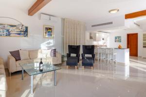 Posedenie v ubytovaní Zen Villa Anfi Tauro Golf with private heated pool