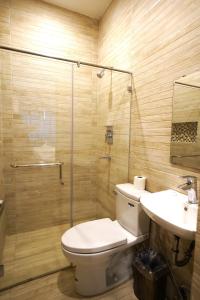 Un baño de Lighthouse Point Hotel