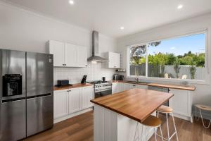 Gallery image of Driftwood on Smythe in Portarlington +5 photos