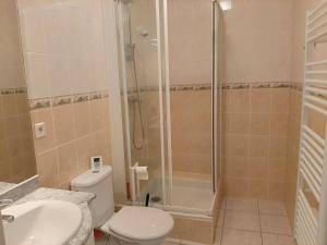 Galeriebild der Unterkunft Appartement cosy avec balcon, proche centre et plages, parking inclus - FR-1-239-896 in Capbreton