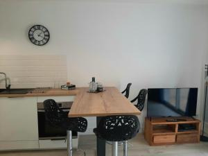 Galeriebild der Unterkunft Appartement cosy avec balcon, proche centre et plages, parking inclus - FR-1-239-896 in Capbreton