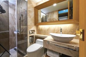 Jeongseon Intoraon Hotel的一间浴室