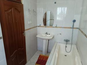 PRESTIGE Guesthouse ,Ksi的一间浴室