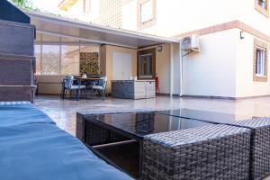 Fotografia z galérie ubytovania PEDREGALEJO BEACH APARTMENT v destinácii Málaga