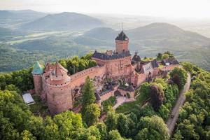 Bird's-eye view ng Bergheim Piscine