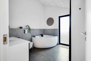 Galeriebild der Unterkunft New Summer House From 2021 With Sea View in Millinge + 19 Fotos