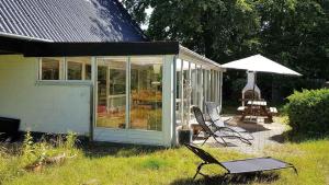 HundestedにあるLarge Holiday Home In A Peaceful And Scenic Areaのギャラリーの写真