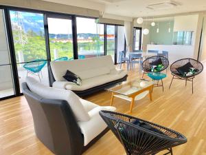 Posezení v ubytování CONDOMINIUM 紅-BIN-