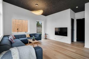 Posezení v ubytování Newly Built Sustainable Wooden House In Idyllic Surroundings